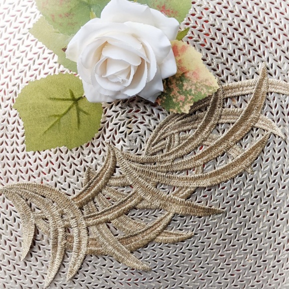 (7/$25) Gold embroidered lace filigree neckline Collar appliqué - Picture 1 of 2